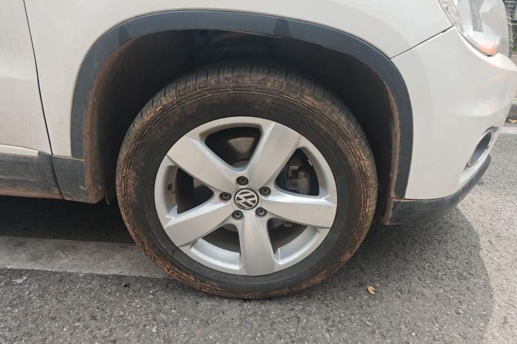 Used Volkswagen Tiguan 2010 1.8 TSI Automatic Two-Wheel Drive Trend Edition Right Front Wheel Hub