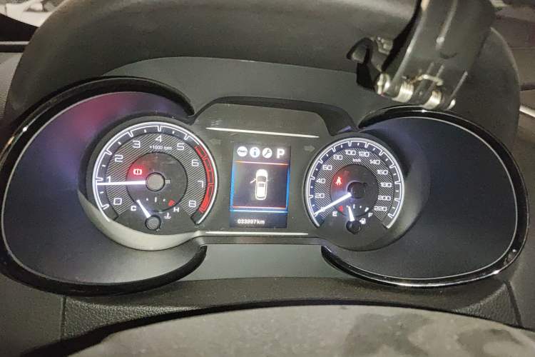 Used Dongfeng Aeolus AX7 2016 2.0L Automatic Zhiyi Trim
