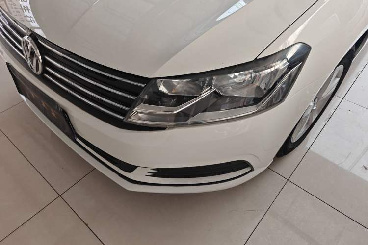 Used Volkswagen Gran Lavida 2015 1.6L Automatic Fashion Edition
