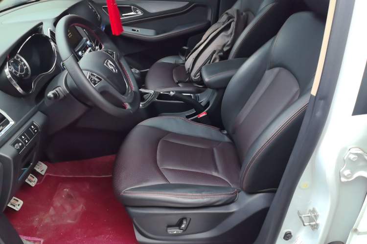 Used Baojun 560 2016 1.8L Manual Luxury Edition
