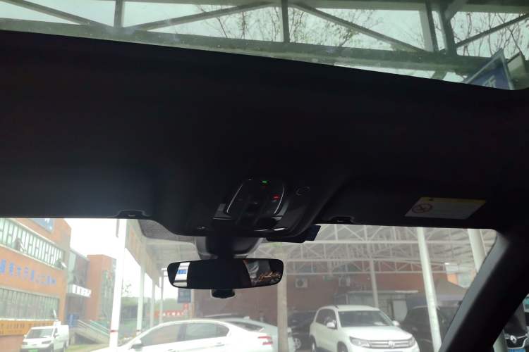 Used Audi Q5L Sportback 2024 40 TFSI Luxury Edition Headliner