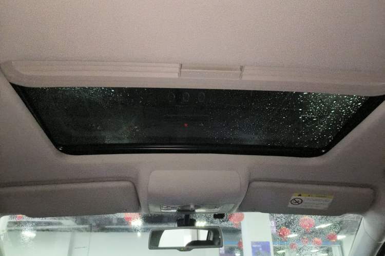 Used Volkswagen Touran 2015 1.4T DSG Comfort Edition 5 Seats Headliner