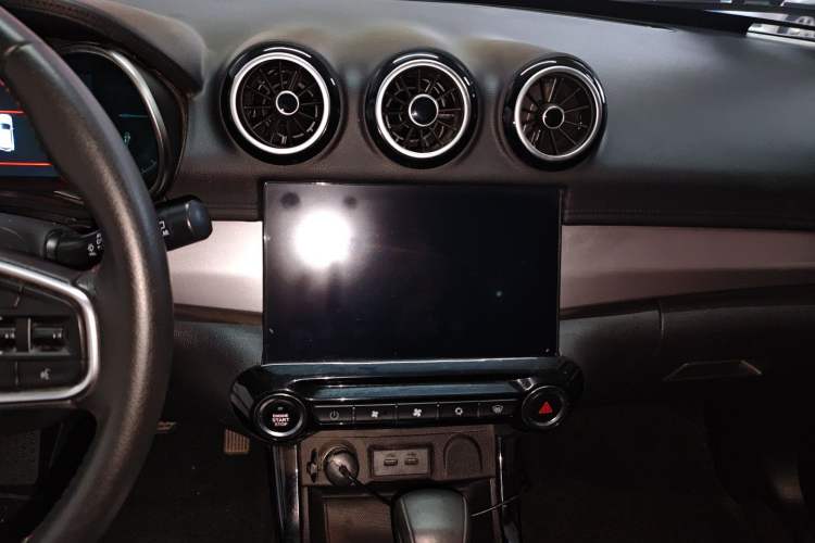 Used Cowin X3 2017 1.6L CVT Enthusiast Edition China V Standard Audio And AC Panel