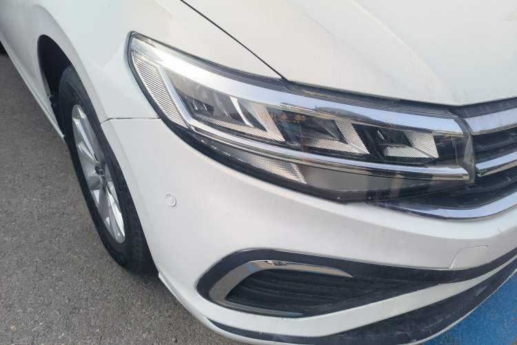 Used Volkswagen Bora 2023 200TSI DSG Comfort Edition Right Front Headlight