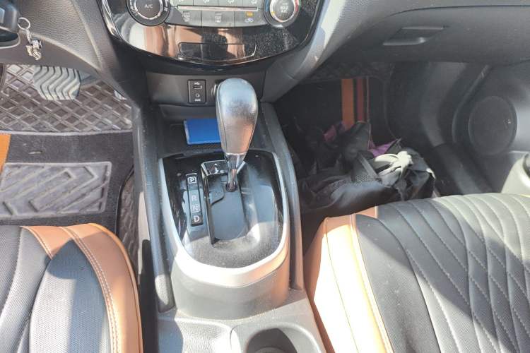 Used Nissan Qashqai 2017 2.0L CVT Smart Enjoyment Version China V Standard Gear Lever