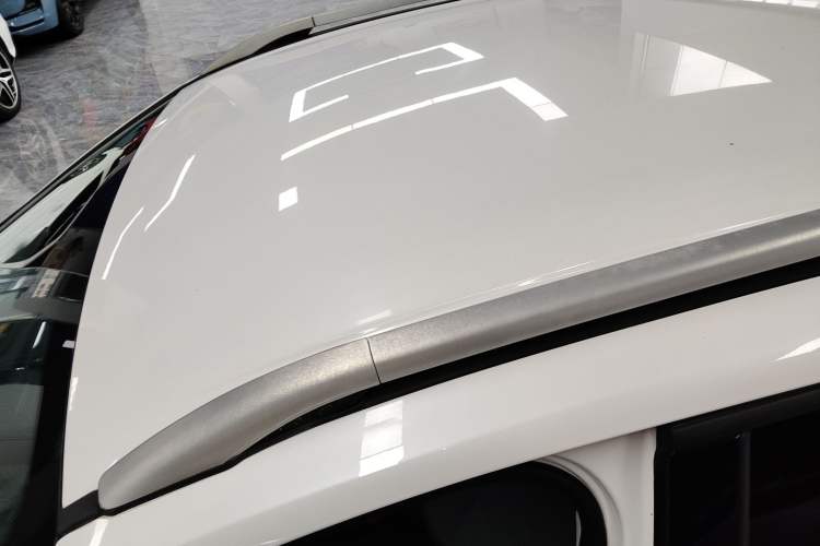 Used Ford Kuga 2017 EcoBoost 180 Two-Wheel-Drive Elite Trim
