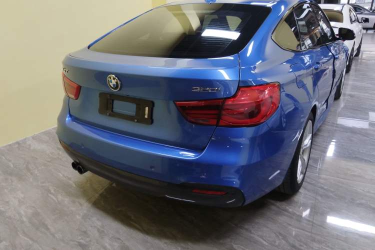 Used BMW 3 Series GT 2017 320i M Sport Rear Right 45 Deg