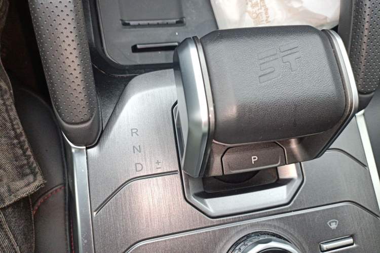 Used JETOUR Traveler 2023 1.5T Two-Wheel Drive Discovery PRO Gear Lever