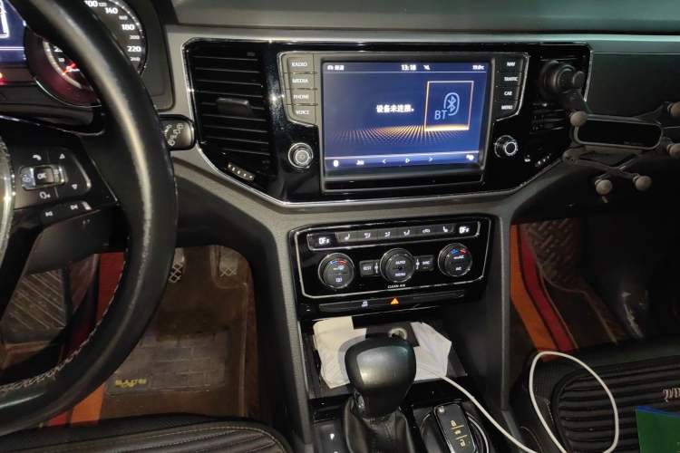 Used Volkswagen Teramont 2017 380TSI Four-Wheel Drive Luxury Edition Audio And AC Panel