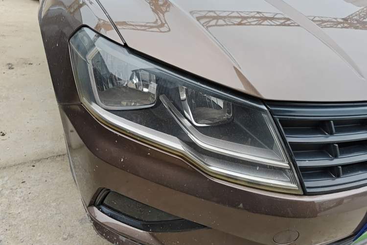 Used Volkswagen Jetta 2017 1.5L Manual Fashion Edition Right Front Headlight