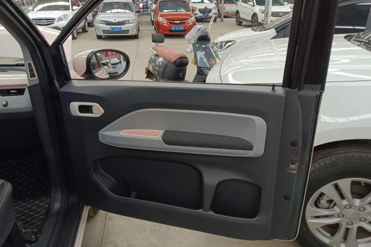 Used Chery New Energy QQ Ice Cream 2022 170km Sundae Phosphate Lithium-Ion