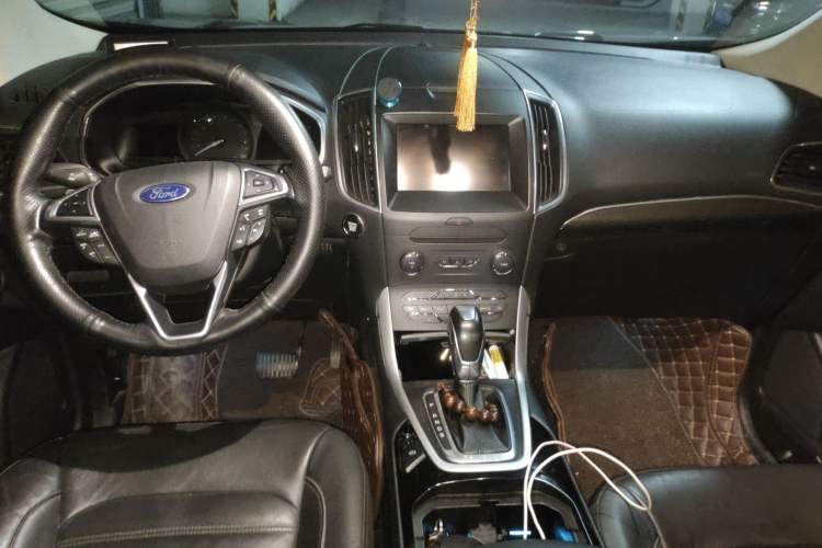 Used Ford Edge 2016 EcoBoost 245 Two-Wheel-Drive Titanium 7-Seater
