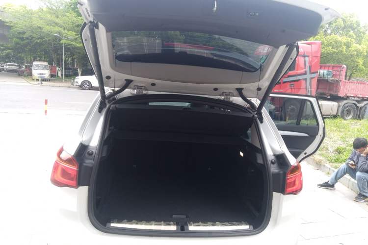 Used BMW X1 2018 sDrive20Li Leading Model
