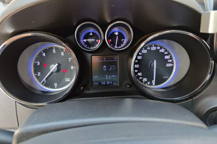 Used CHANGAN CS35 2016 1.6L Manual Luxury Model China V Standard