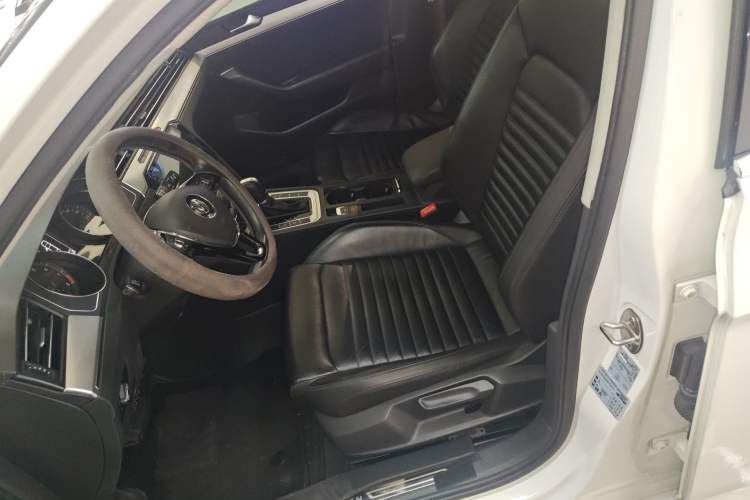 Used Volkswagen Magotan 2017 330TSI DSG Comfort Model Left Front Seat