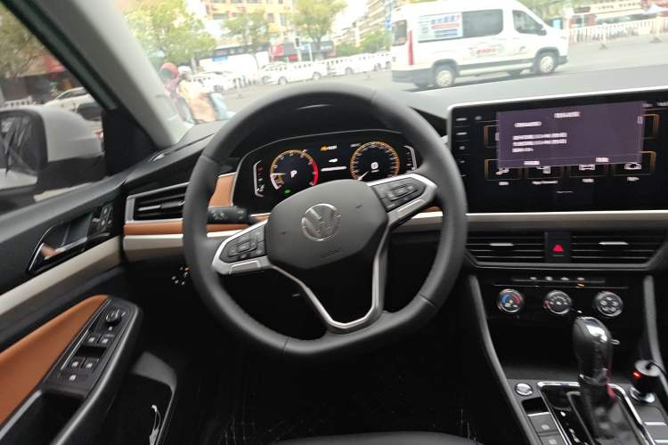 Used Volkswagen Bora 2024 200TSI DSG EnjoyDrive PRO Edition Steering Wheel