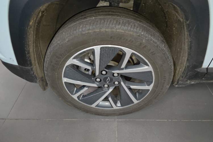 Used Chevrolet Equinox Plus 2024 102km RS Ultimate Edition Left Front Wheel Hub