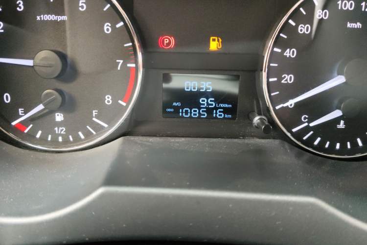 Used JAC Refine M3 2016 IKEA Edition 1.6L Luxury Smart Model Odometer Close Up