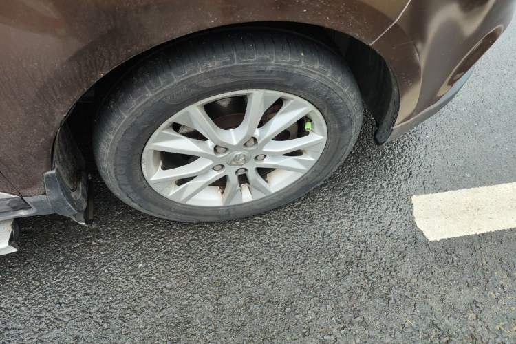 Used Baojun 730 2015 1.8L Manual Luxury Navigation ESP Version 7-seater Right Front Wheel Hub