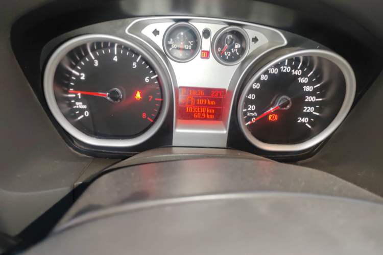 Used Ford Focus 2012 Sedan Classic 1.8L Automatic Base Model Odometer Close Up