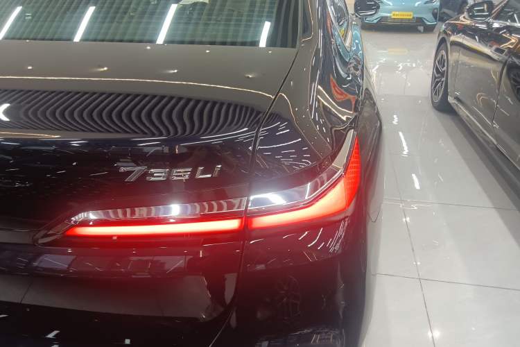 Used BMW 7 Series 2023 735Li M Sport Package
