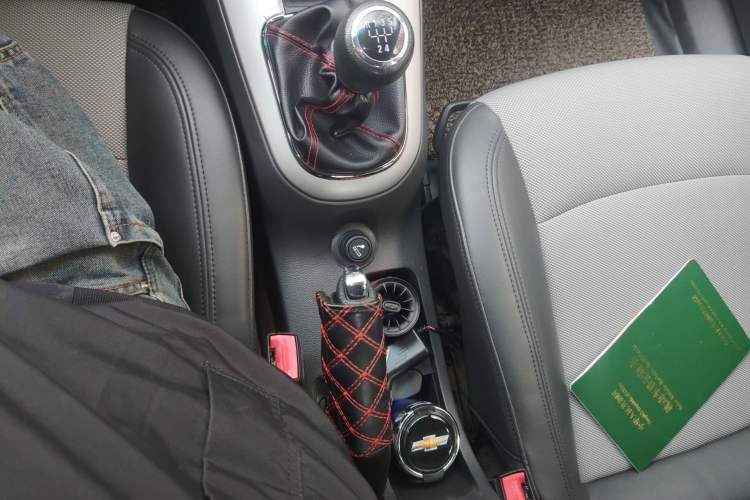 Used Chevrolet Cruze 2013 1.6L SE MT Gear Lever