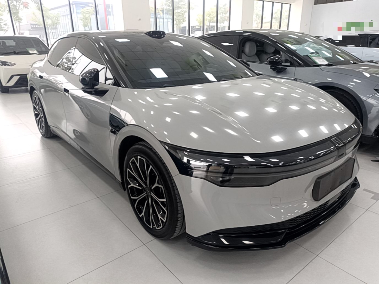 Zeekr 007 2025 Rear-Drive Intelligent Driving Version 75 kWh — снимка 3