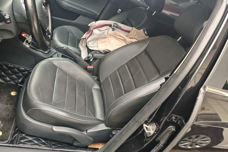 Used Volkswagen Lavida 2017 1.6L Automatic Comfort Edition
