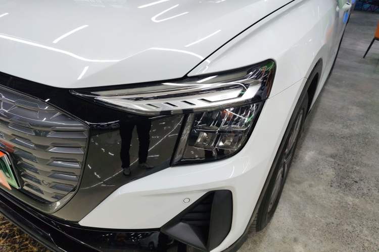 Used Audi Q5 e-tron 2023 40 e-tron Shining Edition Mecha Kit
