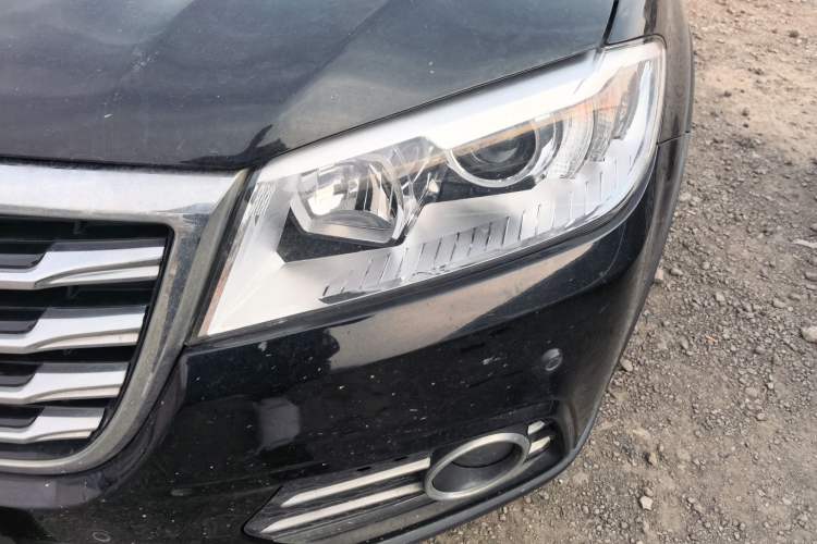 Used Haval H6 2015 Sport Edition 1.5T Automatic Two-Wheel Drive Luxury Model Left Front Headlight