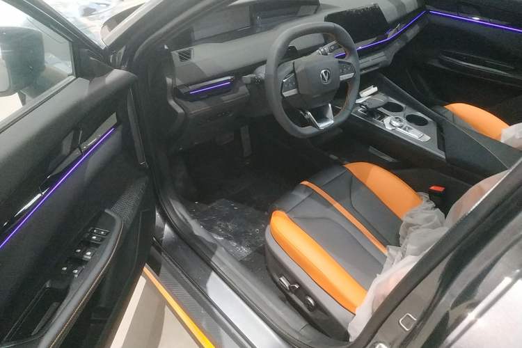 Used Changan UNI-V 2025 1.5T 500Bar Prestige Sporty Version