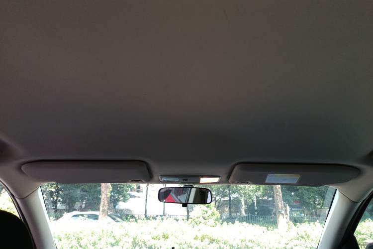 Used Mitsubishi Outlander 2016 2.0L Two-Wheel Drive Fashion Edition 5 Seats