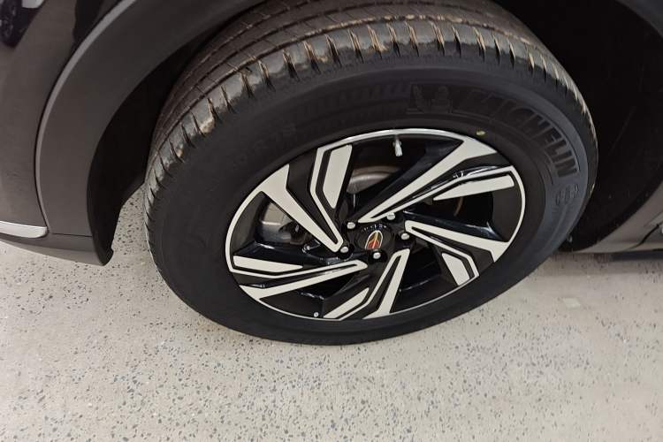 Used Hongqi HS5 2022 Revised Version 2.0T Smart Connect Flagship Edition
