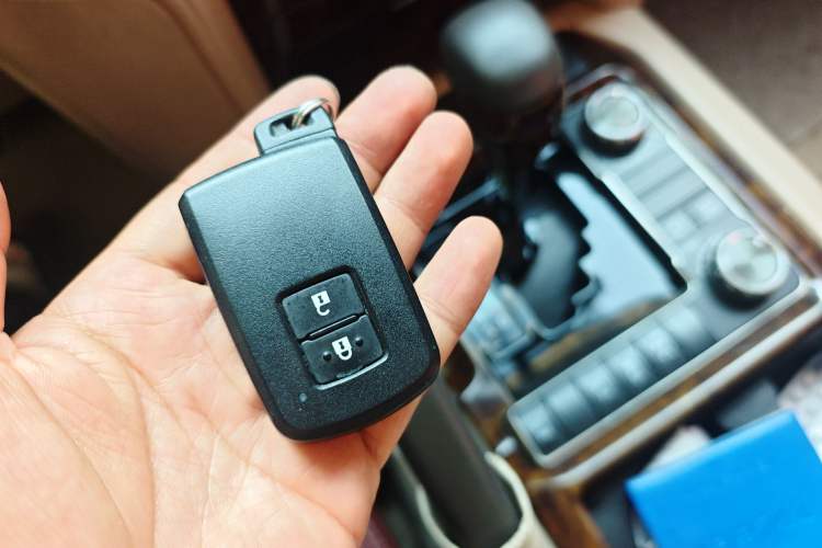 Used Toyota Land Cruiser 2018 4.0 Iron-Wheel Refrigerator Basic Version with No Electric Base Middle East Market