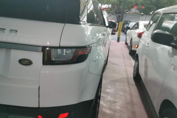 Used Land Rover Range Rover Evoque 2018 240 PS SE Smart Brilliance Edition
