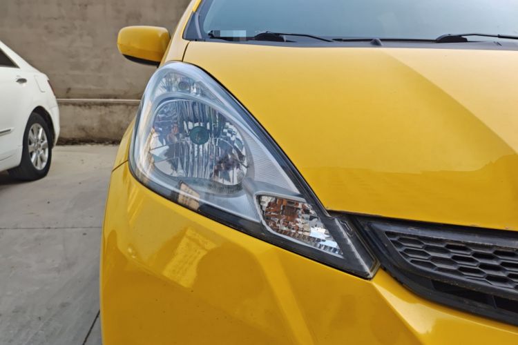 Used Honda Fit 2011 1.3L manual Comfort version
