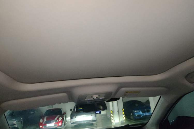 Used Roewe RX5 2018 20T Two-Wheel Drive Manual Internet Smart Edition
