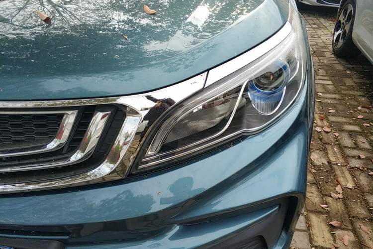 Used Geely Auto Vision X3 2019 Upgraded Model 1.5L CVT Prestige Version Left Front Headlight