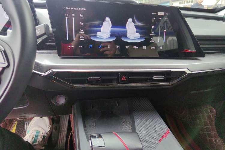 Used CHANGAN OSHAN Z6 2022 Blue Whale 1.5T DCT Smart Edition
