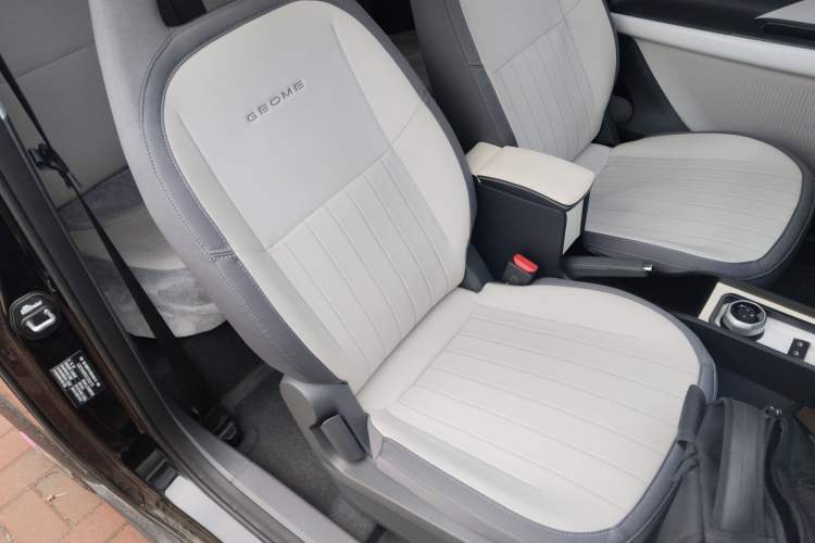 Used Geely Galaxy Panda 2025 210km Panda Kart Right Front Seat