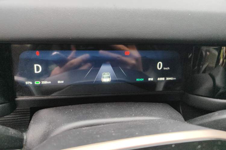 Used iCAR 03 2024 472km Four-Wheel Drive Long-Range Version Odometer Close Up