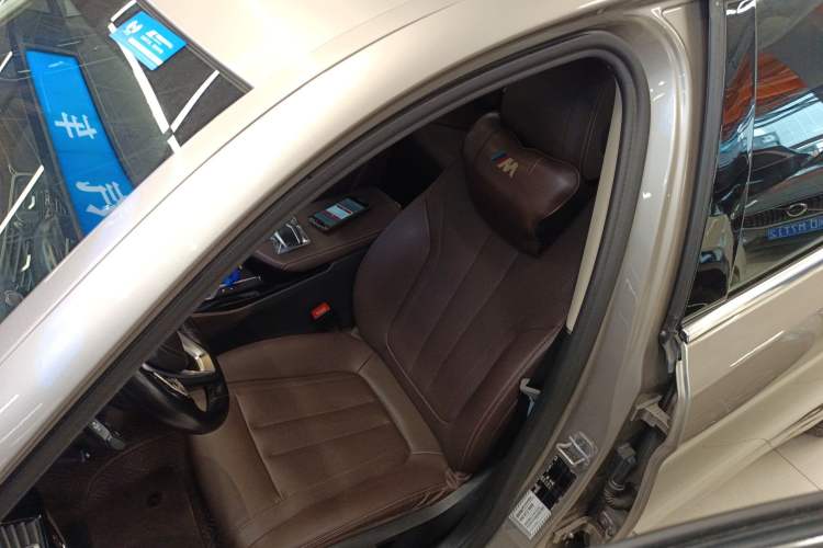 Used BMW 5 Series 2019 Facelifted 525Li Luxury Package
