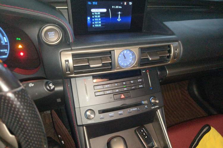 Used Lexus IS 2015 200t F SPORT
