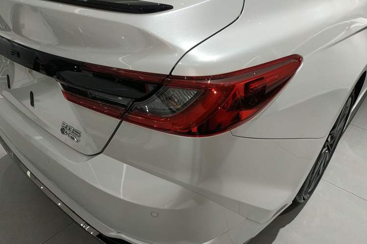 Used Toyota Camry 2024 Dual-Motor 2.0 HXS Sport Plus Edition Right Rear Taillight