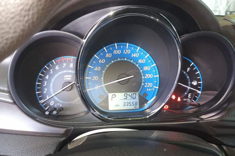 Used Toyota YARiS L Zhi Xuan 2015 1.5E Automatic Charm Edition
