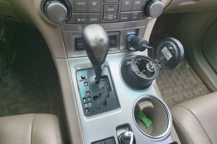 Used Toyota Highlander 2013 2.7L Two-Wheel Drive 7-Seater Zijin Edition
