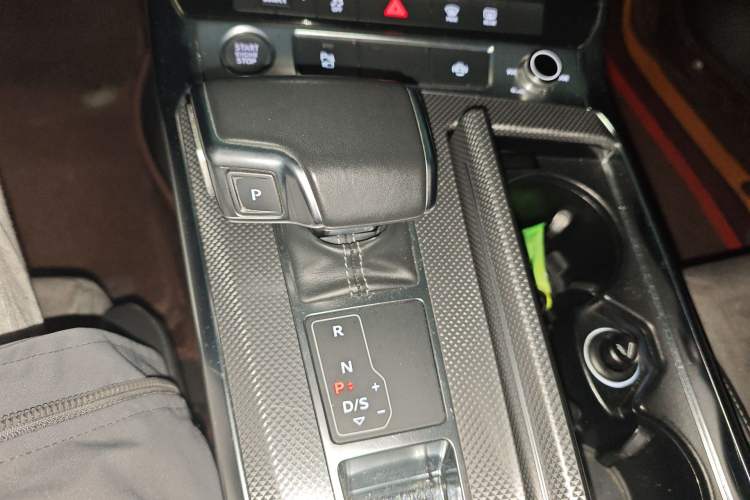 Used Audi A6L 2019 40 TFSI Luxury Dynamic Model Gear Lever