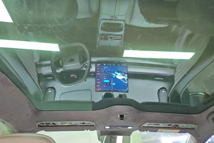 Used Geely Galaxy Galaxy 8 2025 130km EM-P Starship Edition
