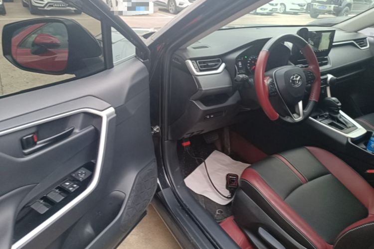 Used Toyota RAV4 2024 2.0L CVT Two-Wheel Drive Urban Edition
