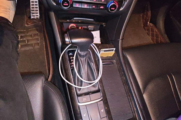 Used Kia K5 2016 2.0L Automatic LUX Gear Lever